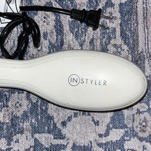 Instyler ceramic hair straightening brush